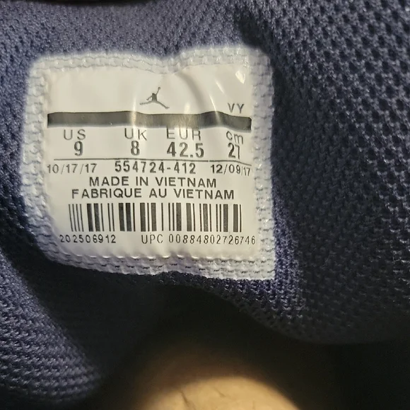 Jordan Athletic Shoes - Black and Blue - Picture 5 of 9